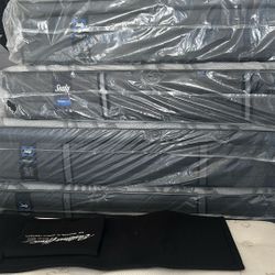 Mattress Sale ‼️50% OFF Sealy Posture-Pedic Mattresses