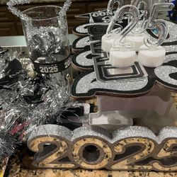 2025 Grad Decor