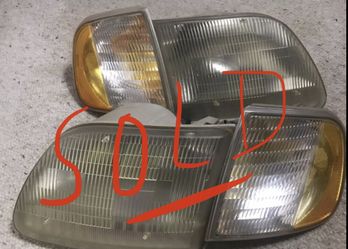 SOLD - - ‘97 - ‘04 F150 headlights