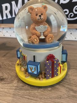Jewish Bear Snow globe 