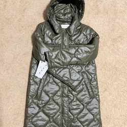 CALVIN KLEIN / Long Puffy Down Water Resistant Jacket w/ HOOD / Warm Cozy Coat / Women's Small (S) / Retails $200 +Tax / Brand New w/ Tags!! / Olive