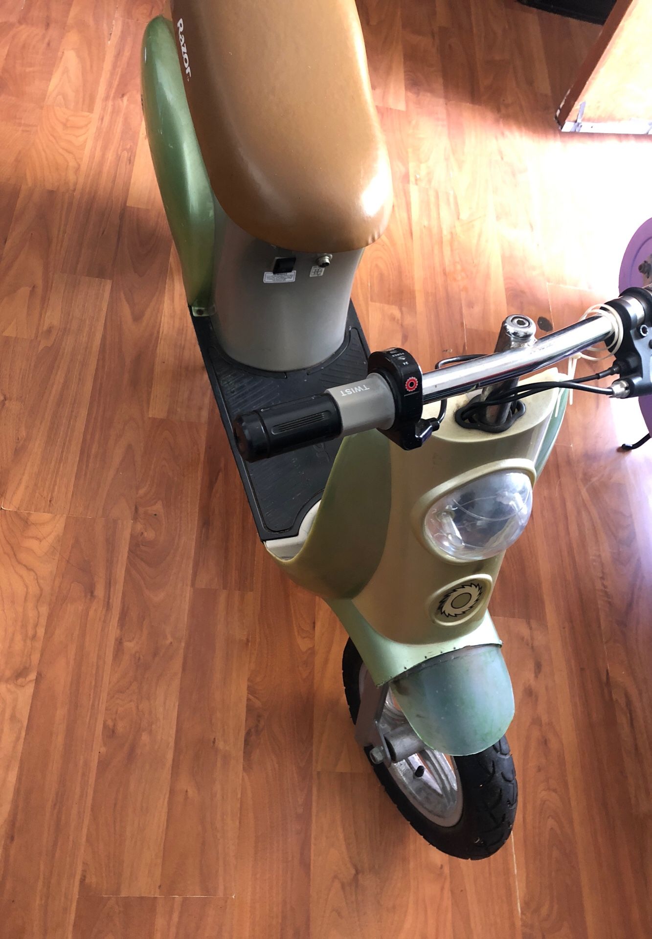 Razor bistro electric scooter for Sale in San Diego, CA OfferUp