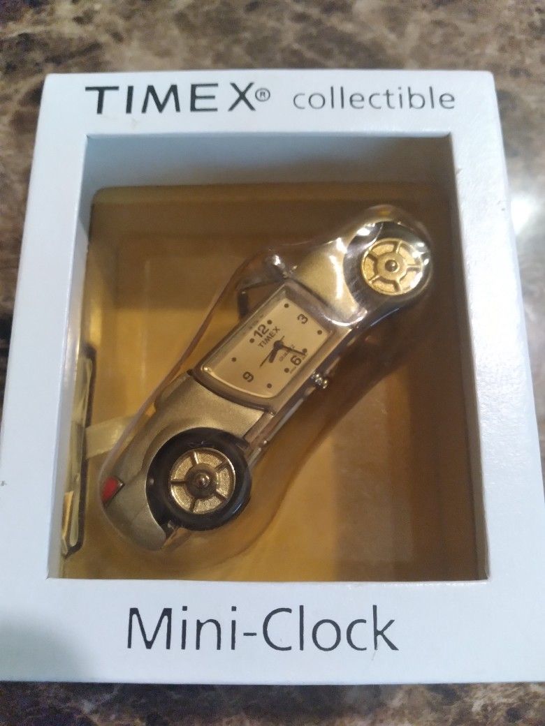 Collectible TIMEX DESK CLOCK 