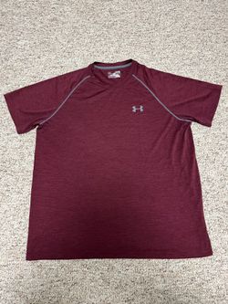 Maroon Men’s Medium Under Armor Shirt