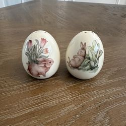 Cute Easter Egg Salt & Pepper Shakers 