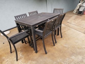 Outdoor Table ans Seats