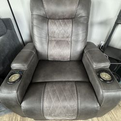 recliner- electric 