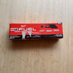 📌Milwaukee M12 FUEL 12-Volt Lithium-Ion Brushless Cordless High Speed 3/8 in. Ratchet (Tool-Only) PRECIO FIRME NO MENOS👉$120 NEW