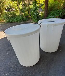 Fermentation bucket with lid