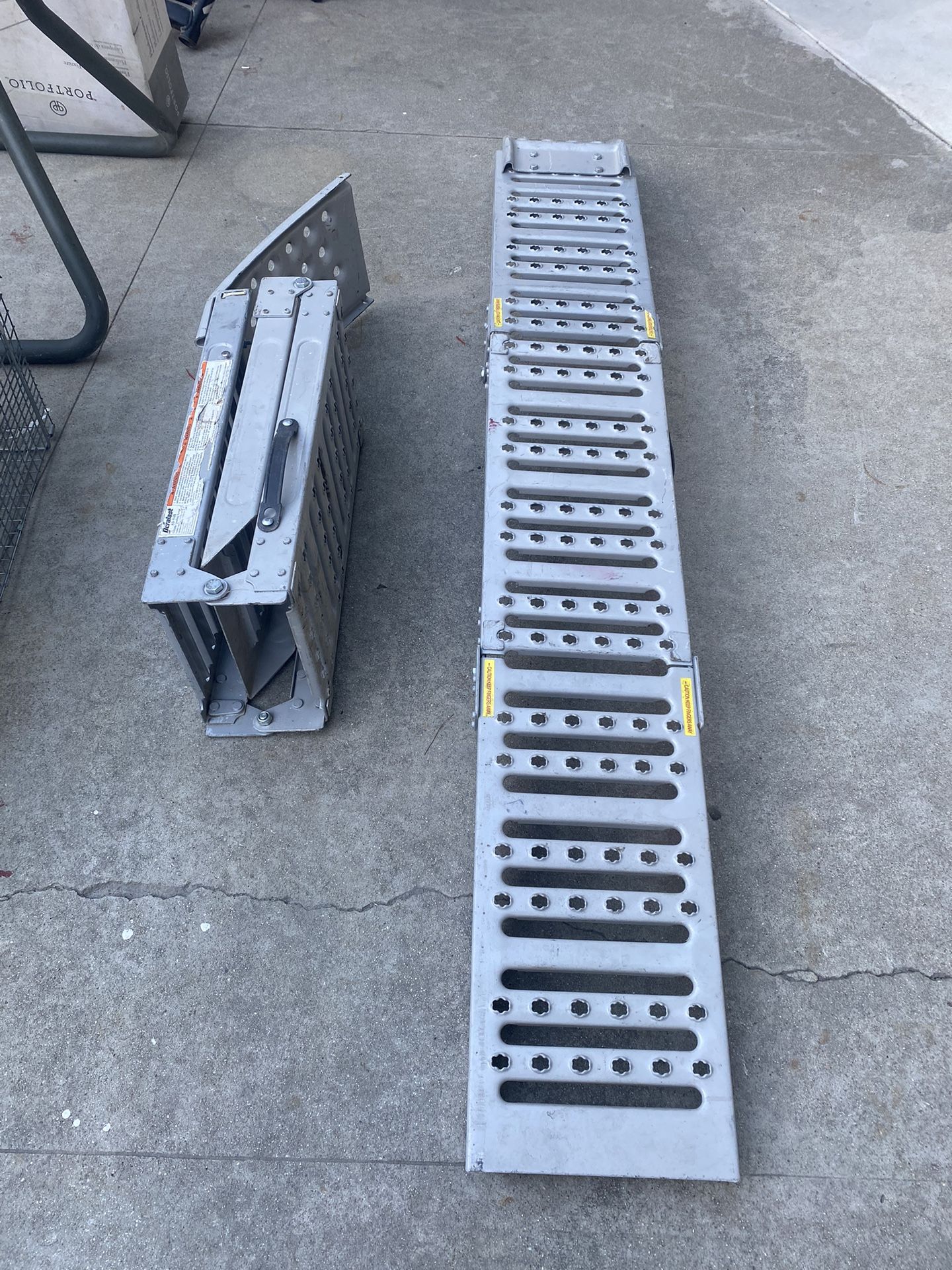 Duralast 80-940 Foldable Loading Ramp Set