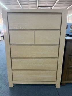 Tall 5-Drawer Chest Dresser Light Wood，$480