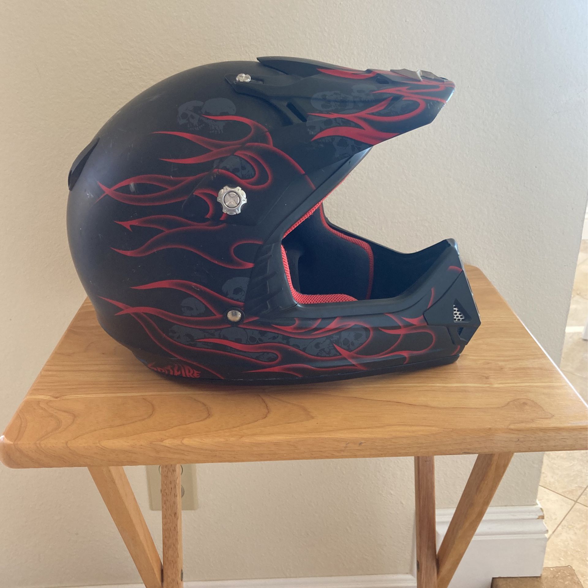Dirt Bike Helmet (Size M)