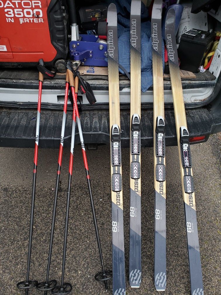 Alpina 68 60 66 Skis And Sticks (2 Pairs) Light Weight 