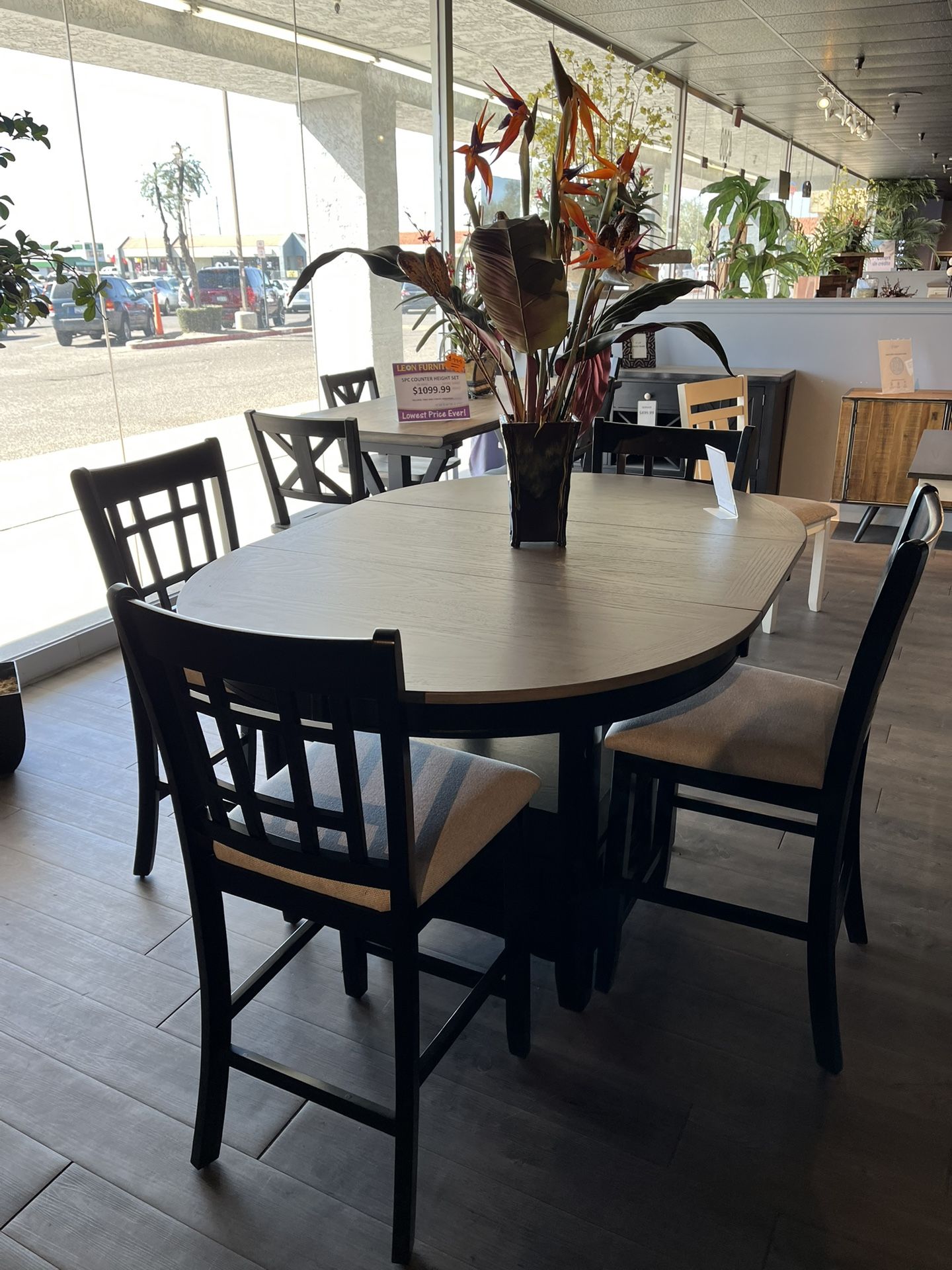 Table And 4 Barstools
