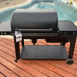 Ridgewood Pro Wi-Fi Pellet Grill