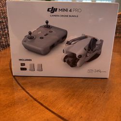 DJI Mini Drone 4 Pro Bundle. 