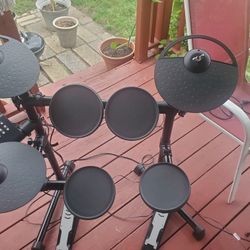 Yamaha DTX-400K electronic drum kit