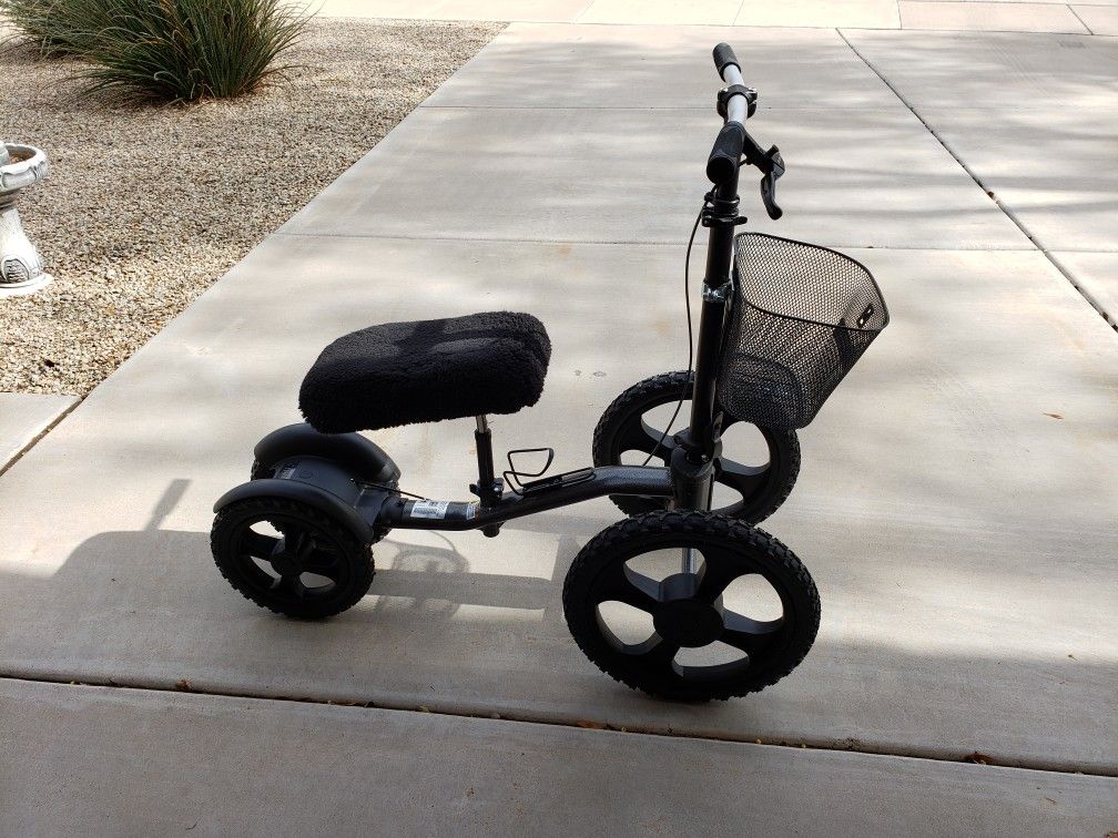 Drive Medical 990X all terrain knee scooter for Sale in Queen Creek, AZ ...