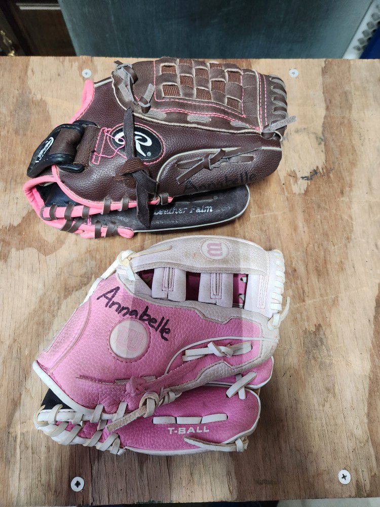 T-Ball & Softball Gloves 