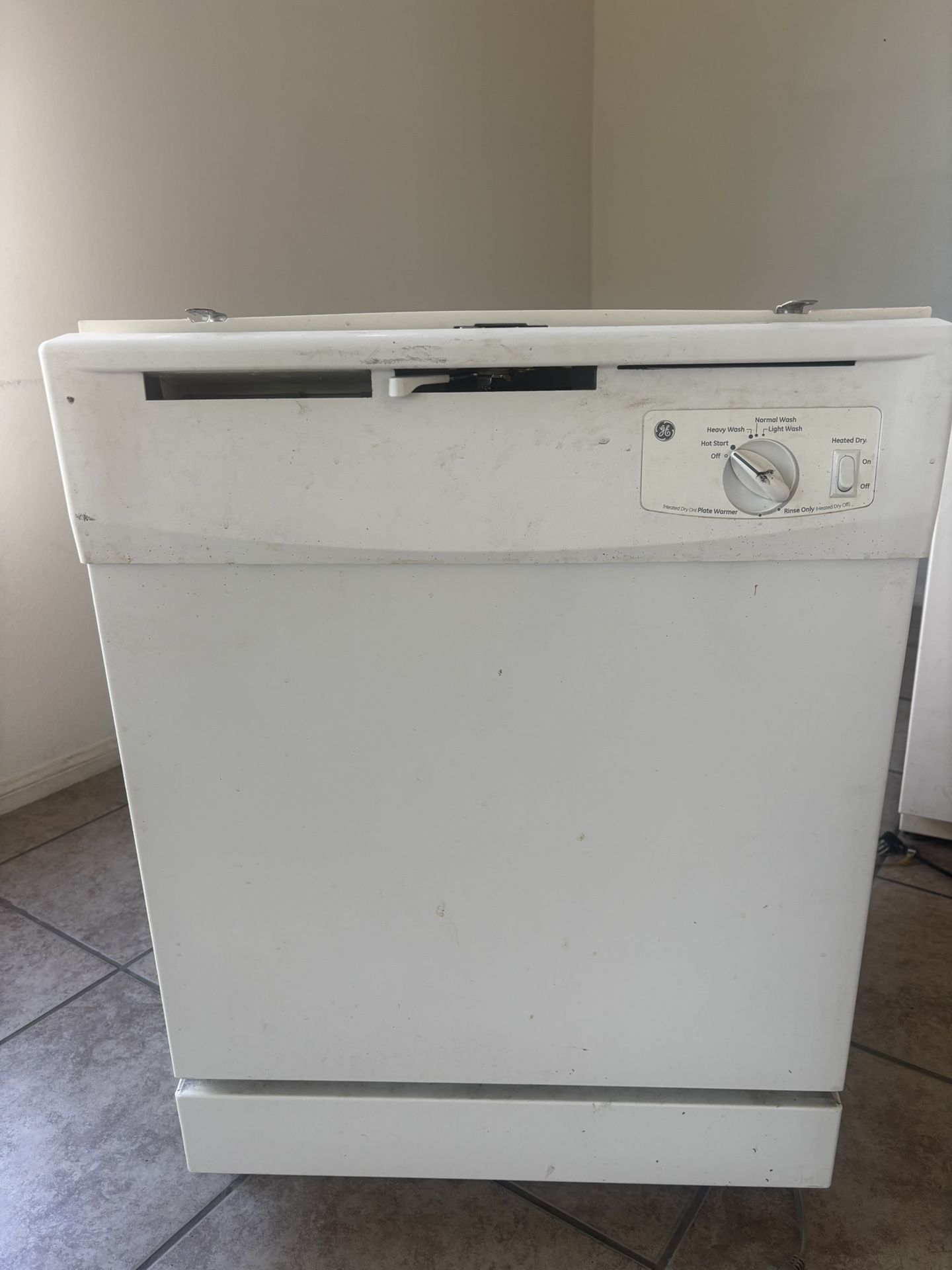 Dishwasher From Rental Unit As In Condition 