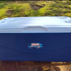 120 Qt Ice Chest In Great Condition 