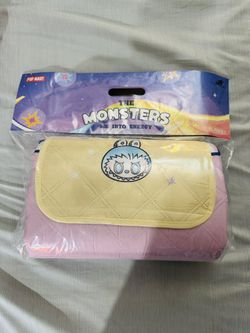 Labubu Big Into Energy Picnic Blanket