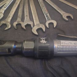 Air Ratchet With Assorted Tools