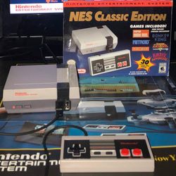 Nintendo Classic Edition Console in Box With Controllers. 30 Games included 