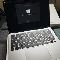 MacBook Air M2 – 16GB RAM / 512GB SSD – Silver – Like New, Full Original Set