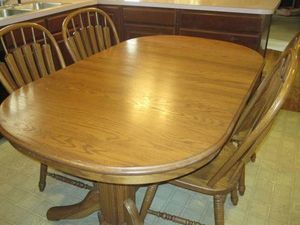 New And Used Chairs For In Utica Ny Offerup Richardson Brothers Company Oak Table Extendable For In Utica Ny