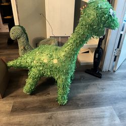 Long neck dinosaur piñata