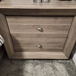 ✨ Pair of Modern 2-Drawer Nightstands / End Tables – Excellent Condition