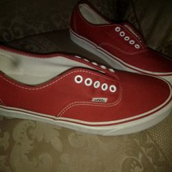 BRAND NEW VANS SIZE (11) MEN