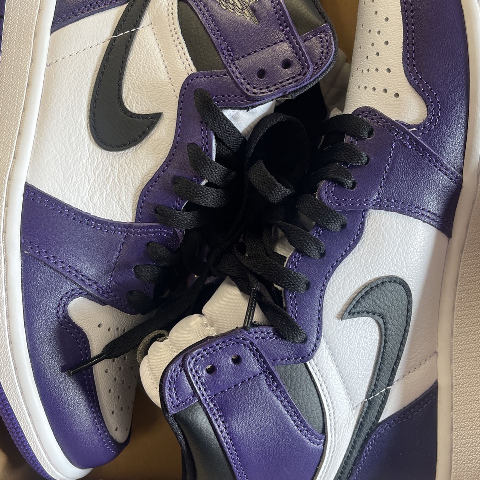 Air Jordan 1 Retro High OG Size 7.5 Men’s / 9 Women’s