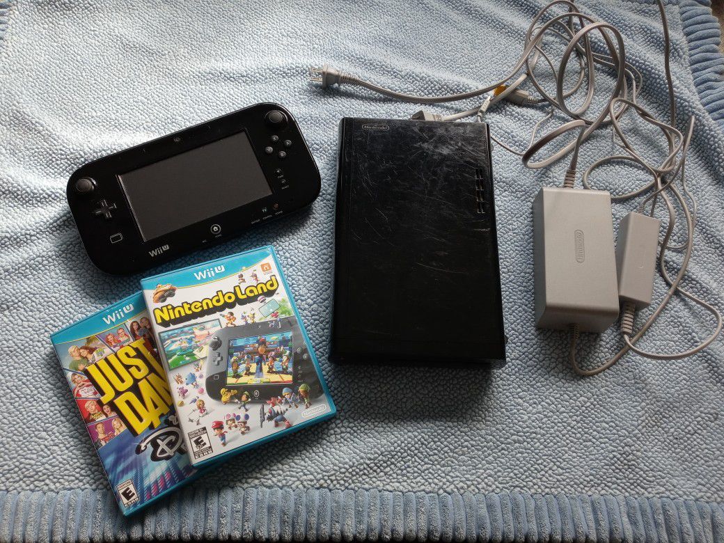 Wii U console & game pad