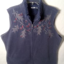 Croft And Barrow Fleece Embroidery Zippered Vest With Inside And Outside Pockets Size  XL