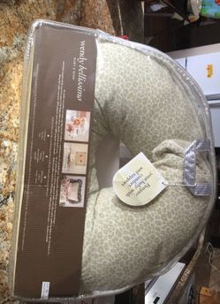 Feeding pillow