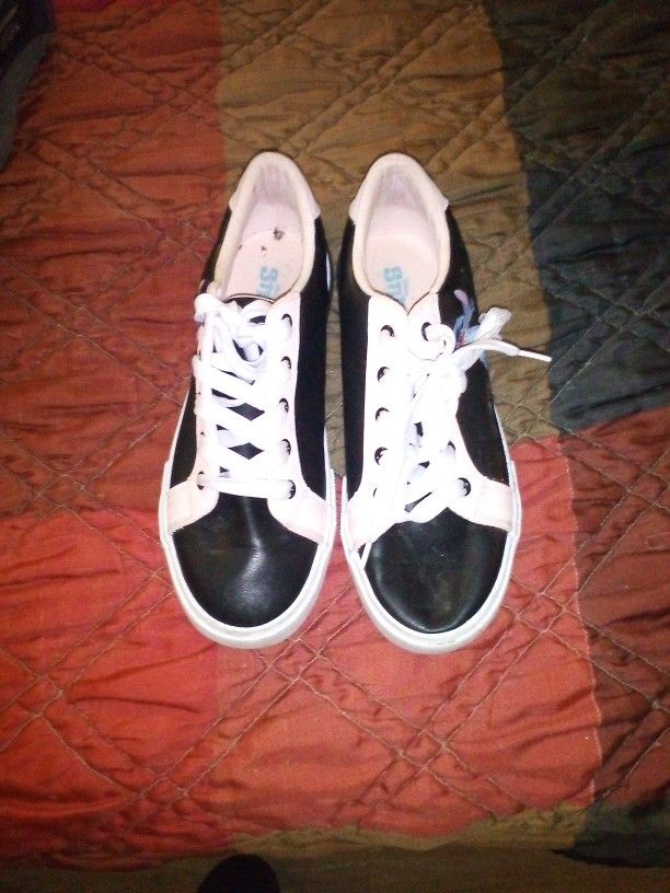 Official Disney Lilo & Stitch Low Top Van Inspired Sneaker Pink And Black Leather Muscles Today Sale