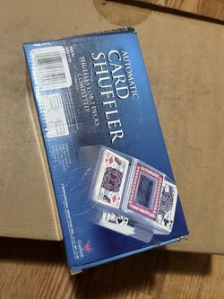 Cardinal card shuffler