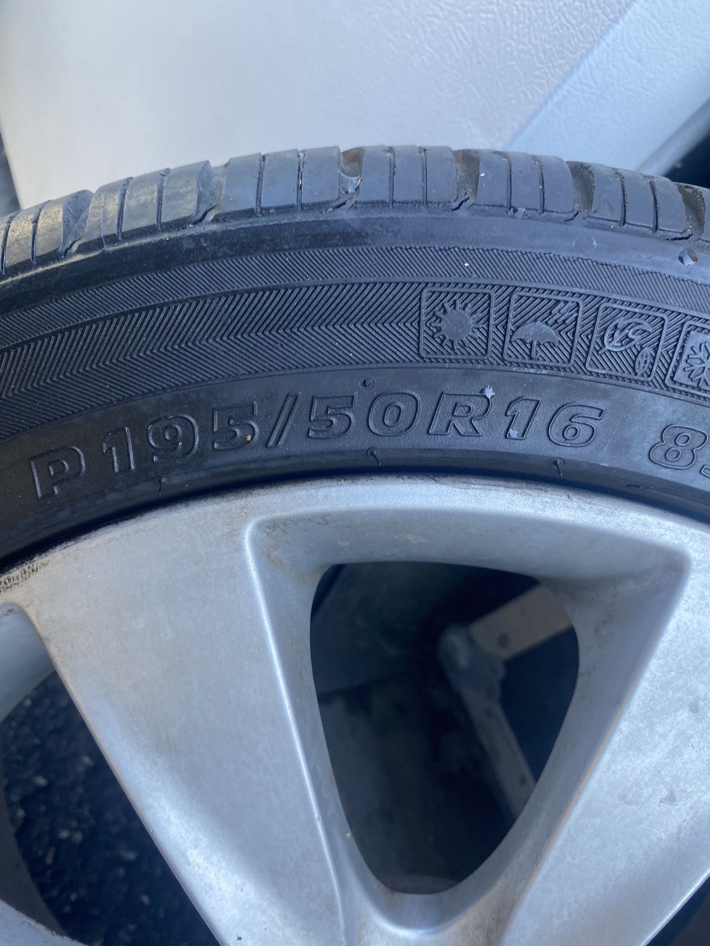 195/50/R16 Tires