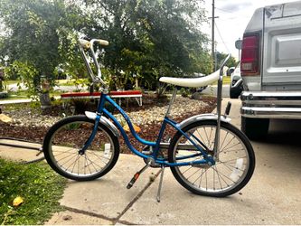 Vintage - Schwinn Lil’ Chik - Sting-Ray - Bike