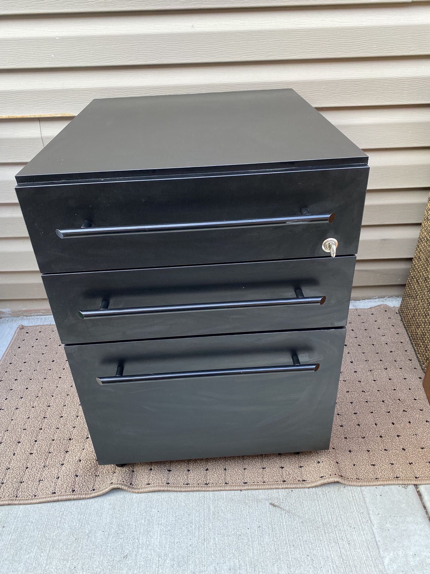 File Cabinet With Lock