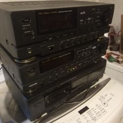 Fisher Stereo Cassette Player AM FM Radio CD Changer