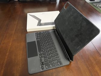 11inch iPad Pro Apple Magic Keyboard