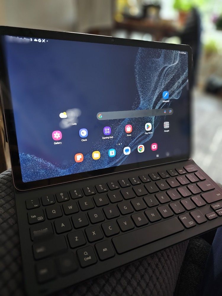 Samsung Tab S8, S-pen, Keyboard Case And 128GB