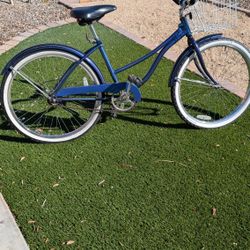 Beach Cruiser -26 inch tires, 17 inch frame, Front basket