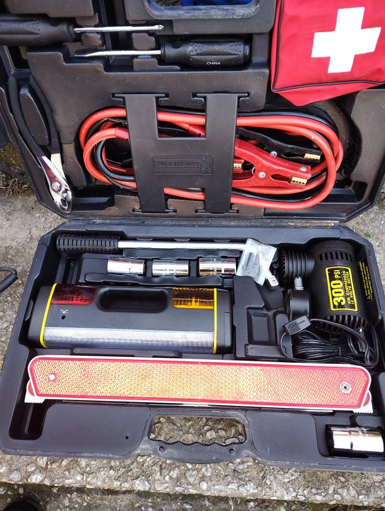 Michelin Roadside Safety Kit