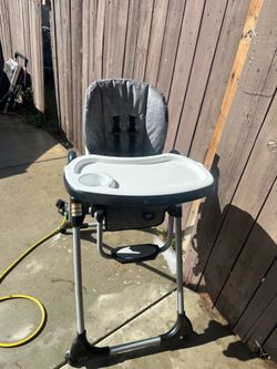 BABY TREND HIGH CHAIR