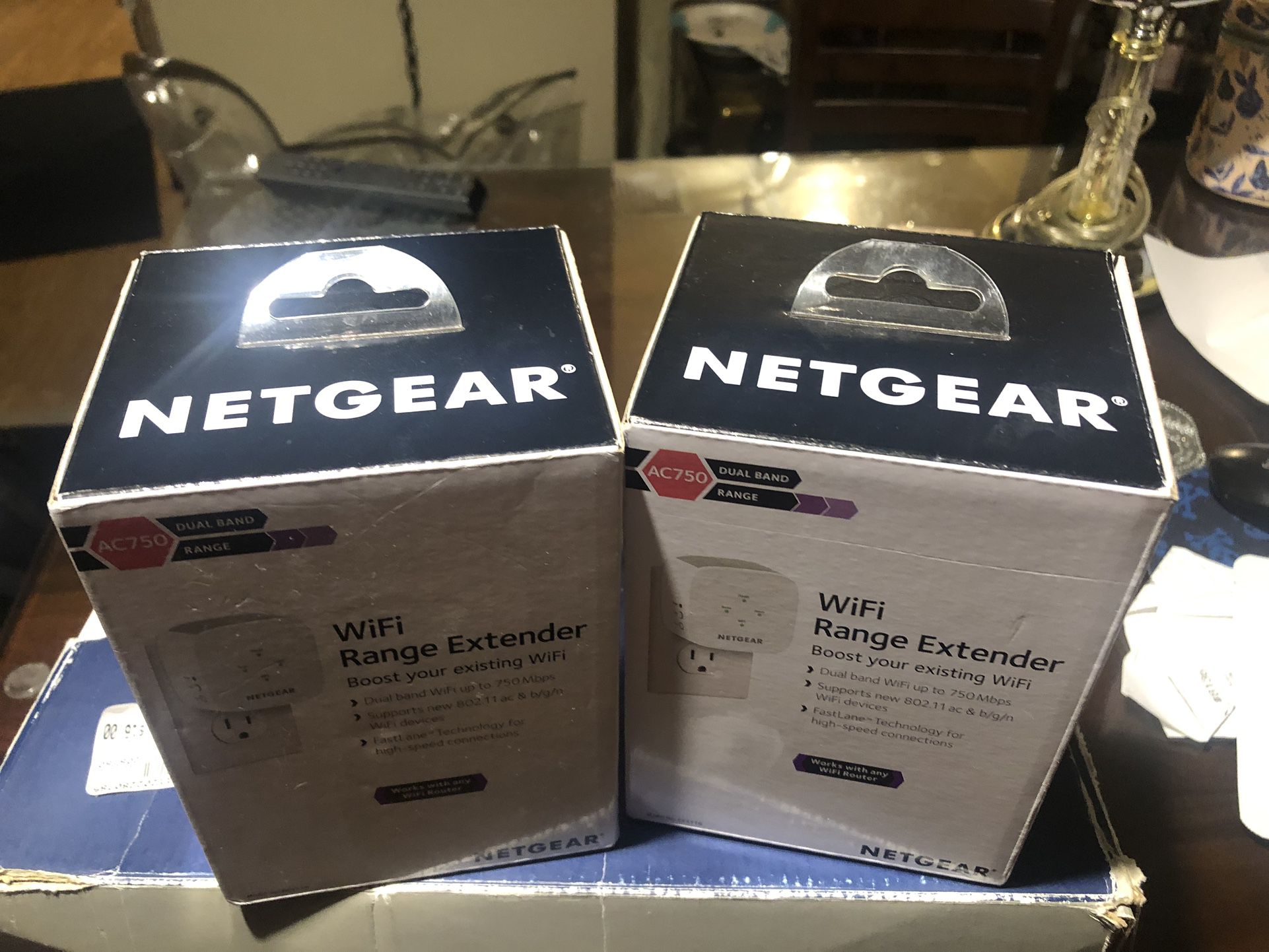 Netgear wiFi Range Extender 1 Unit Is Available