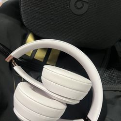 2 Pairs Of beats